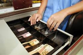 Proposta define que valor extra pago a empregados que lidam com dinheiro não integra salário