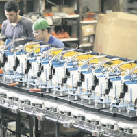 Setores da indústria demonstram primeiros sinais de recuperação, avalia Receita