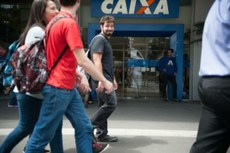 Pagamentos do abono salarial são liberados na quinta (16)
