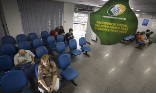 Governo quer permitir contratação por hora de aposentados