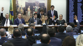A reforma trabalhista vai gerar empregos? Por que a questão divide especialistas