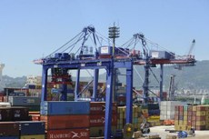 Balança comercial registra superávit na terceira semana de abril