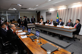 Dívidas não cobradas e desonerações geram déficit da Previdência, dizem auditores
