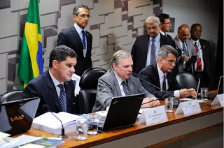 Por 14 votos a 11, CAE aprova reforma trabalhista