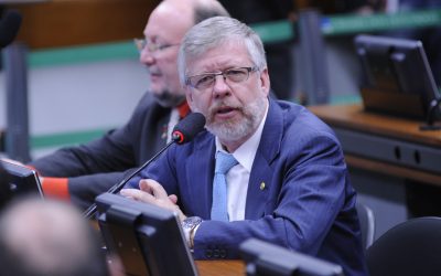 Proposta busca desfazer diversos pontos da reforma trabalhista aprovada no ano passado