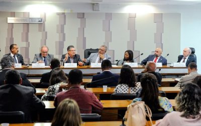 Debatedores querem reforço da representação sindical e obrigatoriedade do imposto sindical