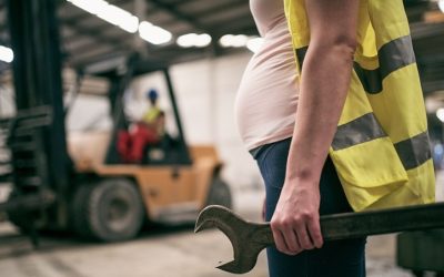 Projeto torna obrigatório aval de sindicato para trabalho de gestante em local insalubre