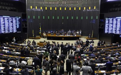 Câmara aprova MP que concede benefício fiscal a montadoras de veículos