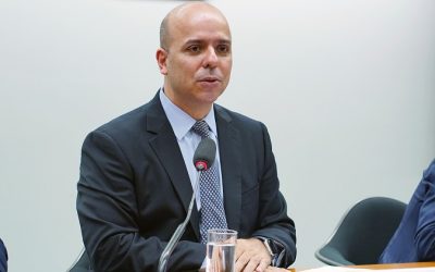 Secretário diz que é preciso resolver “buraco estrutural” para gerar empregos