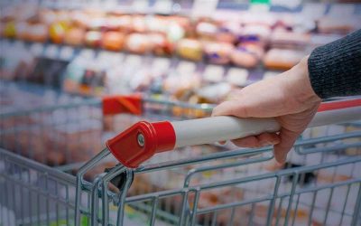 Confiança do consumidor cai 4,1 pontos desde o início do ano, apontam CNDL/SPC Brasil