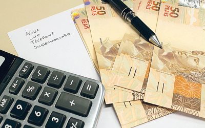 Com recuo de -0,27%, inadimplência do consumidor tem primeira queda após dois anos, mostram CNDL/SPC Brasil