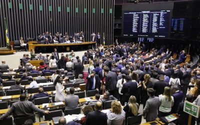 Congresso mantém veto a isenção de imposto sobre importação de equipamentos para energia solar