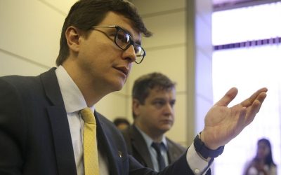 Empresas poderão cortar jornadas e salários pela metade