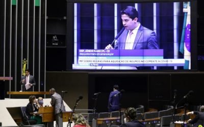 Deputados podem votar projeto que impede penhora de auxílio emergencial