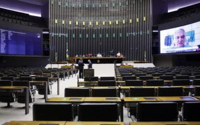 Auxílio emergencial e disputa pelo Orçamento adiam votações da Câmara