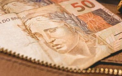 Expectativa de inflação dos consumidores brasileiros sobe em março