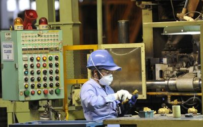 Indústria e serviços contribuem para a recuperação econômica do país