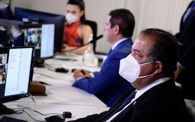 Congresso derruba veto de 12 anos e transforma servidores em analistas da Receita