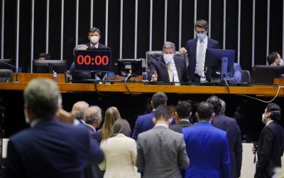 Câmara aprova compra de vacinas pelo setor privado com doação na mesma quantidade ao SUS