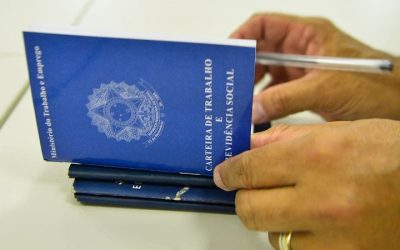 Projeto proíbe empresas públicas e privadas de demitirem funcionários durante a pandemia