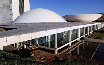 MPs que garantem auxílio emergencial são prorrogadas