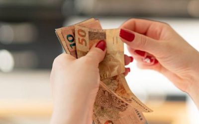 Inflação pelo IPC-S varia 0,57% e acumula alta de 8,22% nos últimos 12 meses