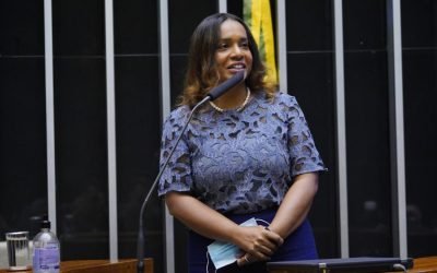 Projeto prioriza mulheres chefes de família na concessão de microcrédito