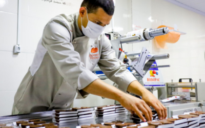 Confiança dos pequenos negócios da indústria sobe, influenciada pela expectativa de melhora em 2023