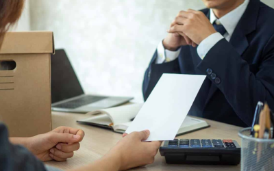 Engessamento de empresas por restrição à demissão sem justa causa pode comprometer crescimento econômico brasileiro