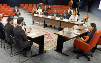 Ministro Barroso recebe vice-governadores para audiência sobre ICMS