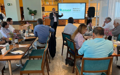 Secretário da Fazenda de Aracaju discute sobre reforma tributária em reunião do Fórum Empresarial