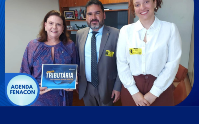 Presidente da FENACON entrega nota técnica sobre reforma tributária produzida pela Federação para deputados em Brasília