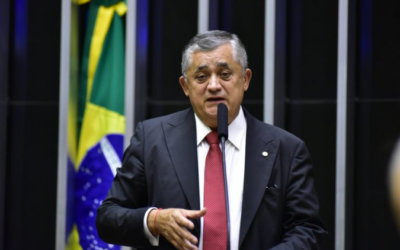 Líder do governo diz que novo regime fiscal garante crescimento econômico e controle de gastos