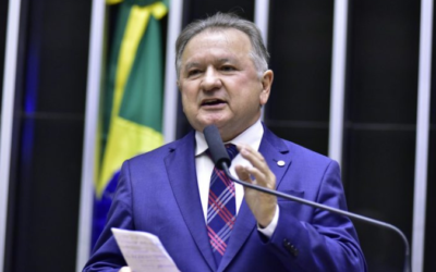 Câmara aprova MP que reajusta salário mínimo e amplia faixa de isenção do IR