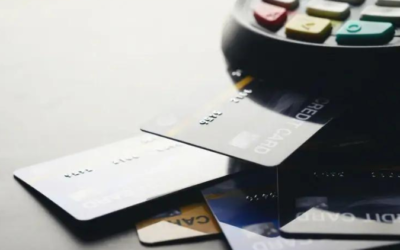 Ignorados pelos bancos, 4 em cada 10 pequenos negócios usam o cartão de crédito para financiar a empresa
