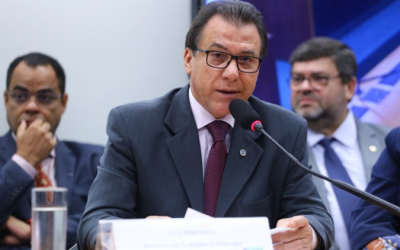 Comissão discute planos do governo de recriar imposto sindical