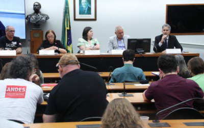Deputados e entidades sugerem gasto com saúde e educação fora do arcabouço fiscal