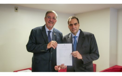 Simonetti recebe relatório da Comissão de Direito Imigratório e ressalta a importância da defesa dos imigrantes