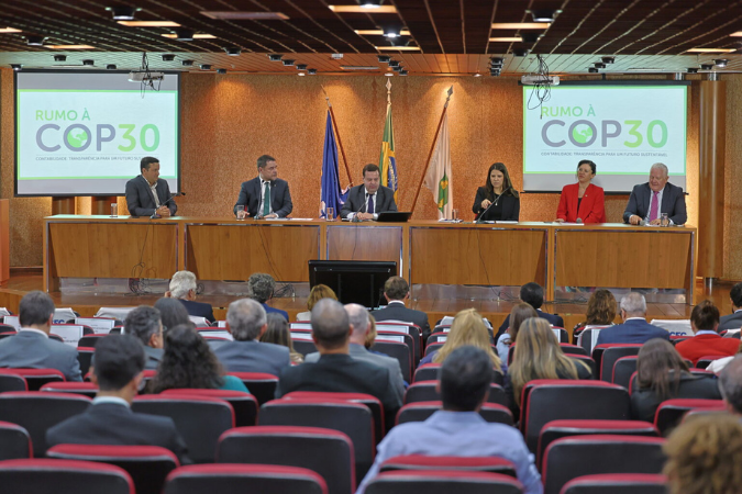 Órgãos normativos e fiscalizadores contribuem para o painel sobre transparência e sustentabilidade no encontro pré-COP 30