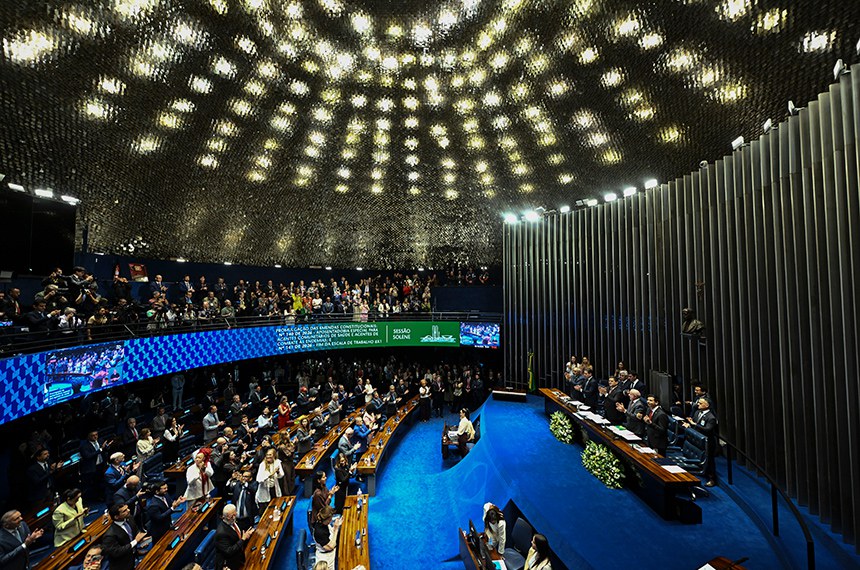 Congresso promulga o fim da escala 6×1